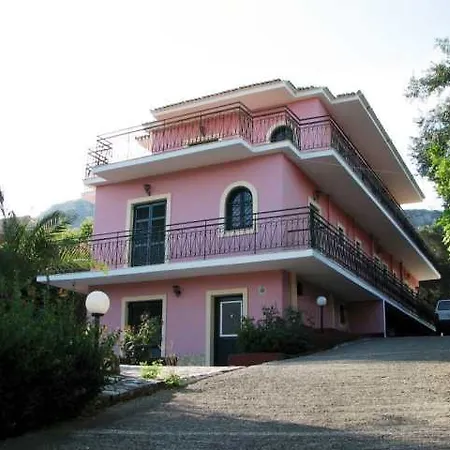 Elena Paleokastritsa